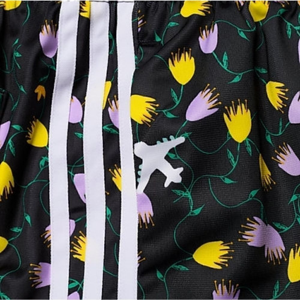 AdidasâOriginals APOâFloralâPrintedâShortsâBlack - Picture 4 of 14